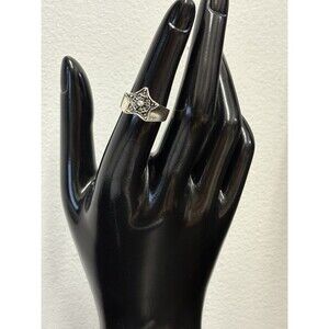 Silver Color Star Ring Size 6 Etched